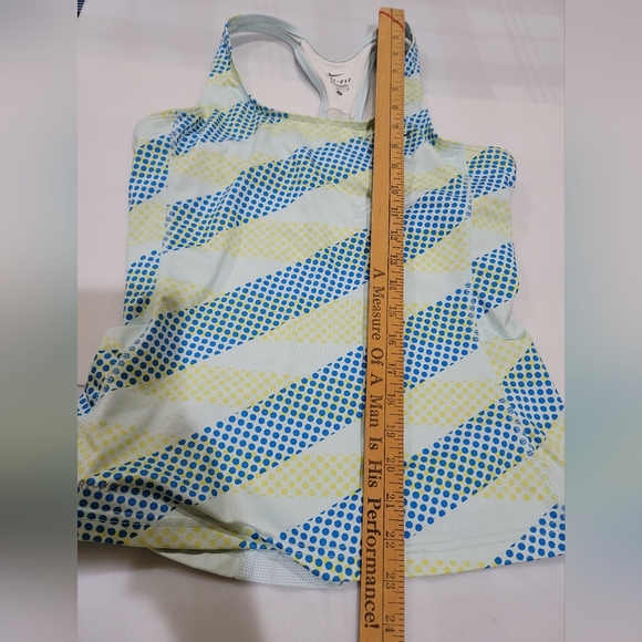 Women’s Nike Tank with built in bra, Sz.M - Picture 8 of 13